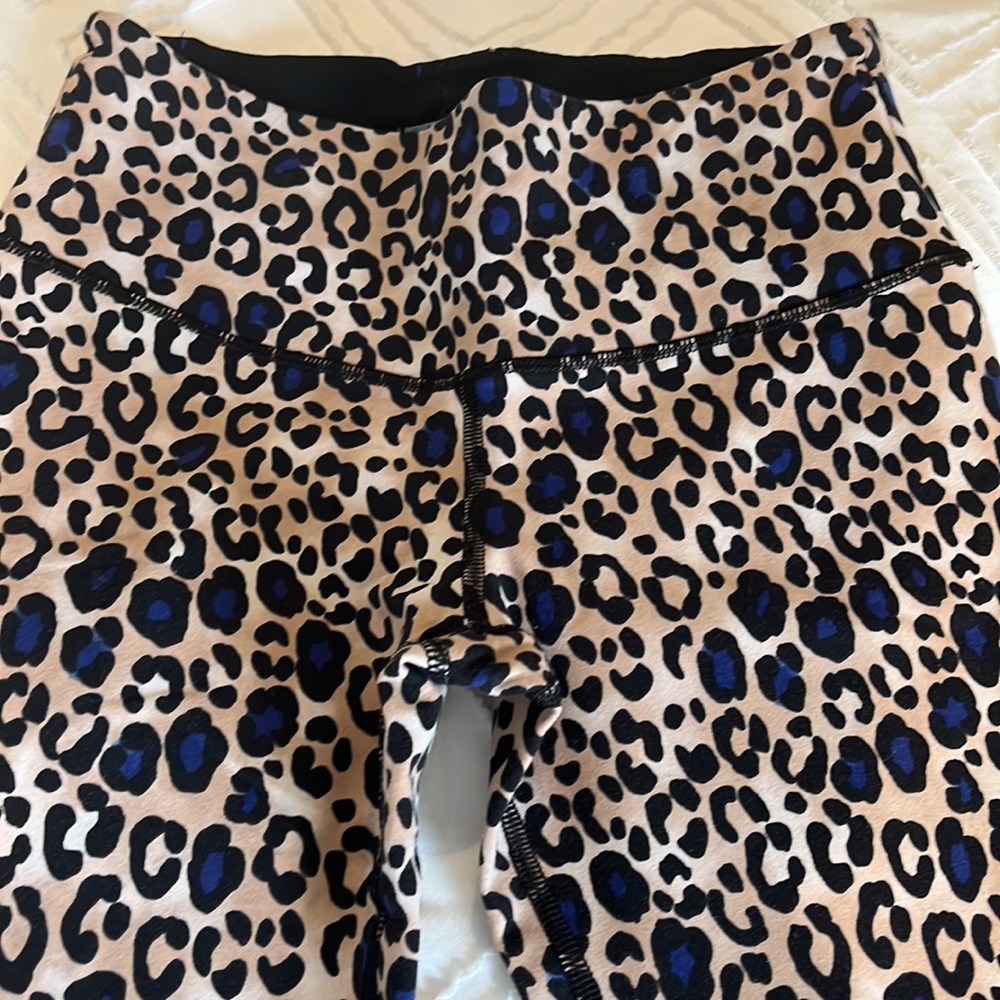 Victoria’s Secret Sport 7/8” leggings XS like new
